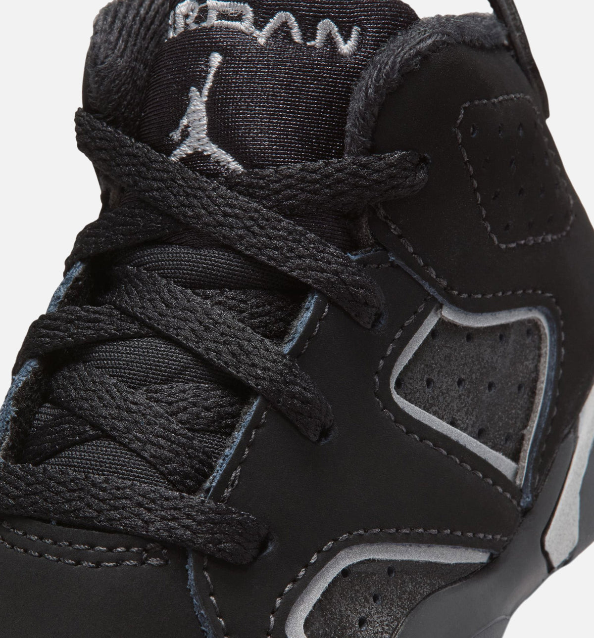 Air Jordan 6 Cap & Gown – Infant & Toddler Lifestyle Sneaker (Black / Reflective Silver / Black)