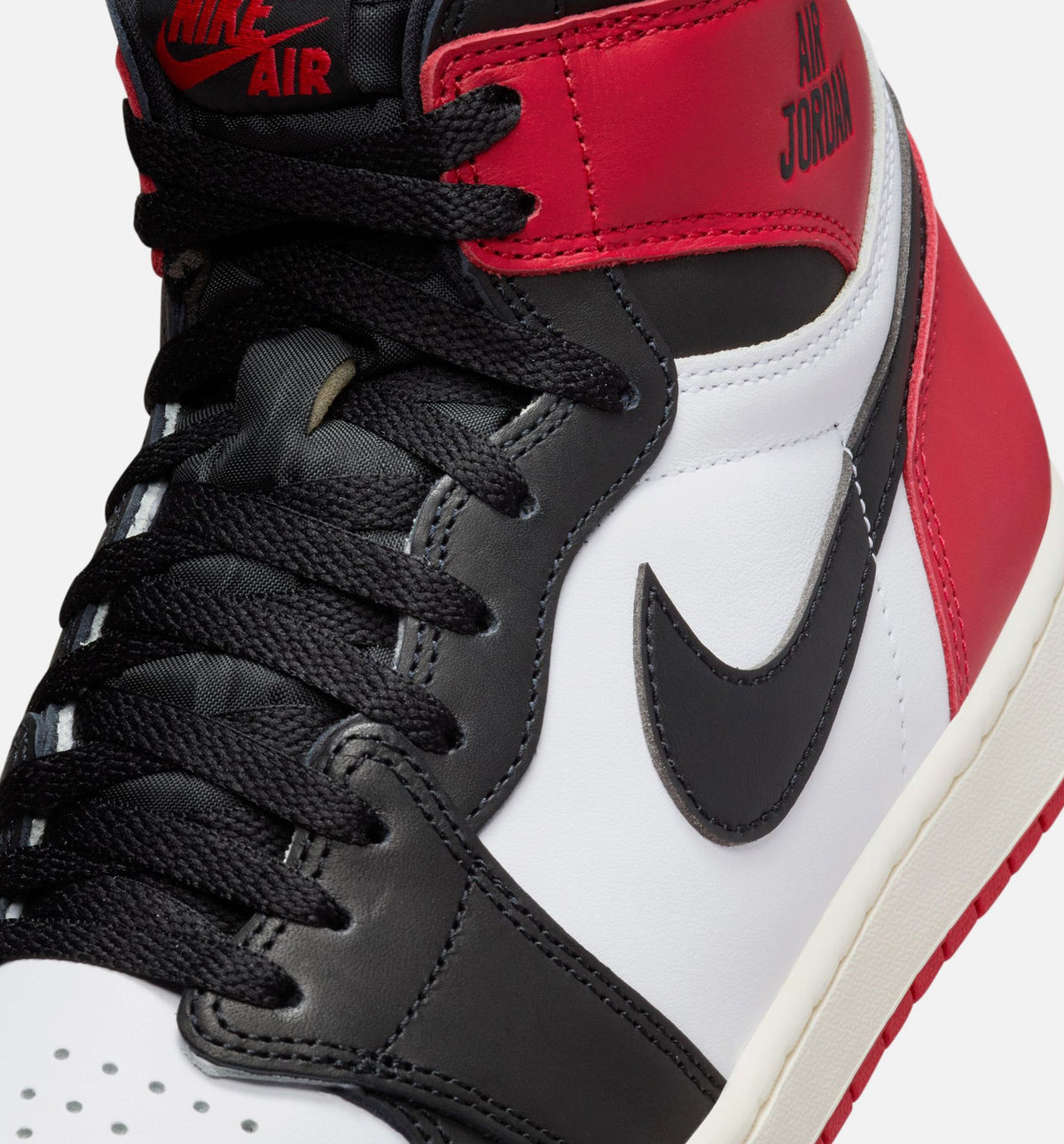 Air Jordan 1 Retro High OG – Men's Lifestyle Sneaker (Black Toe)