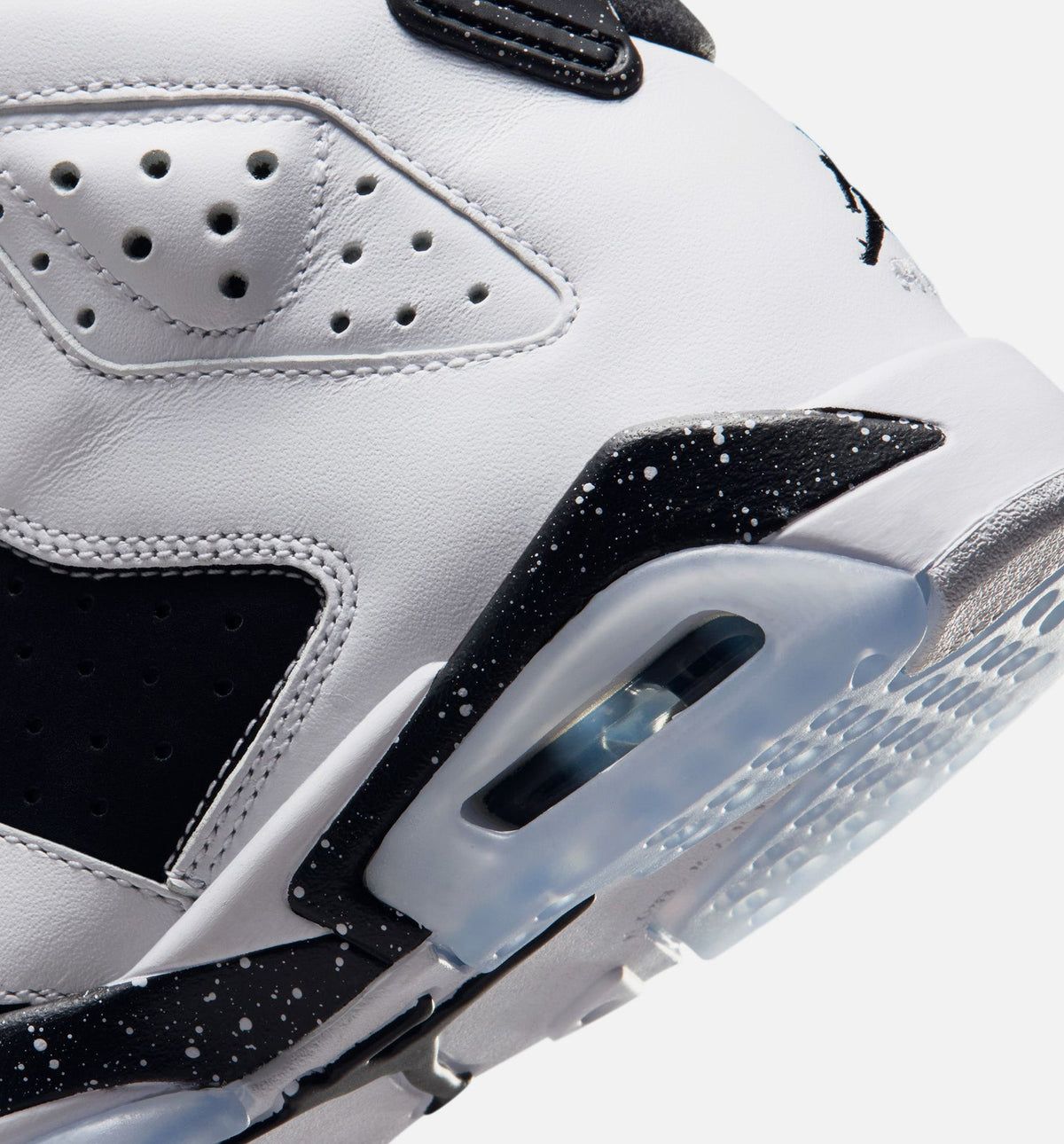 Air Jordan 6 Retro Black and White – Grade School Lifestyle Sneaker (Black / White)