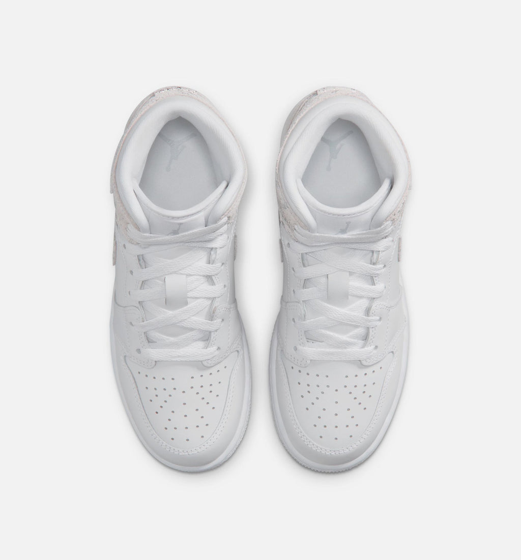 Air Jordan 1 Mid SE – Grade School Lifestyle Sneaker (White / Field Silver)