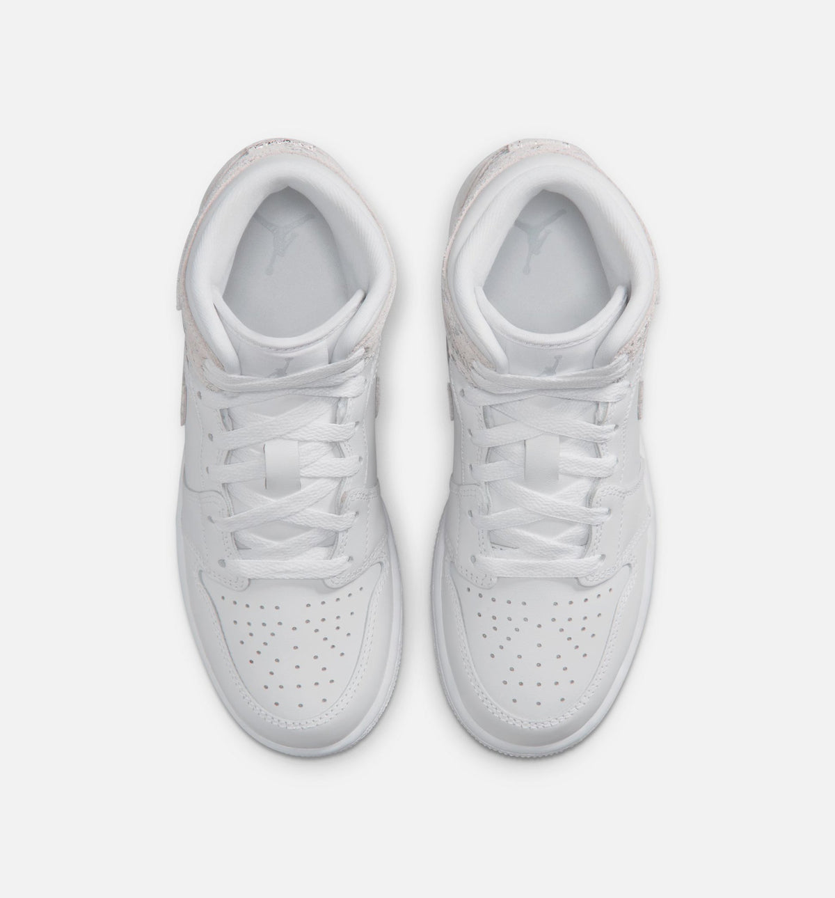 Air Jordan 1 Mid SE – Grade School Lifestyle Sneaker (White / Field Silver)