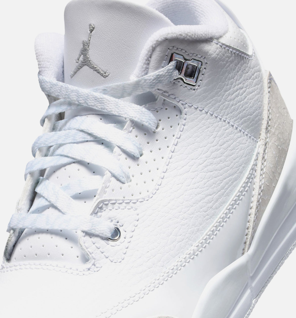 Air Jordan 3 Retro White & Silver – Preschool Lifestyle Sneaker (White / Metallic Silver)