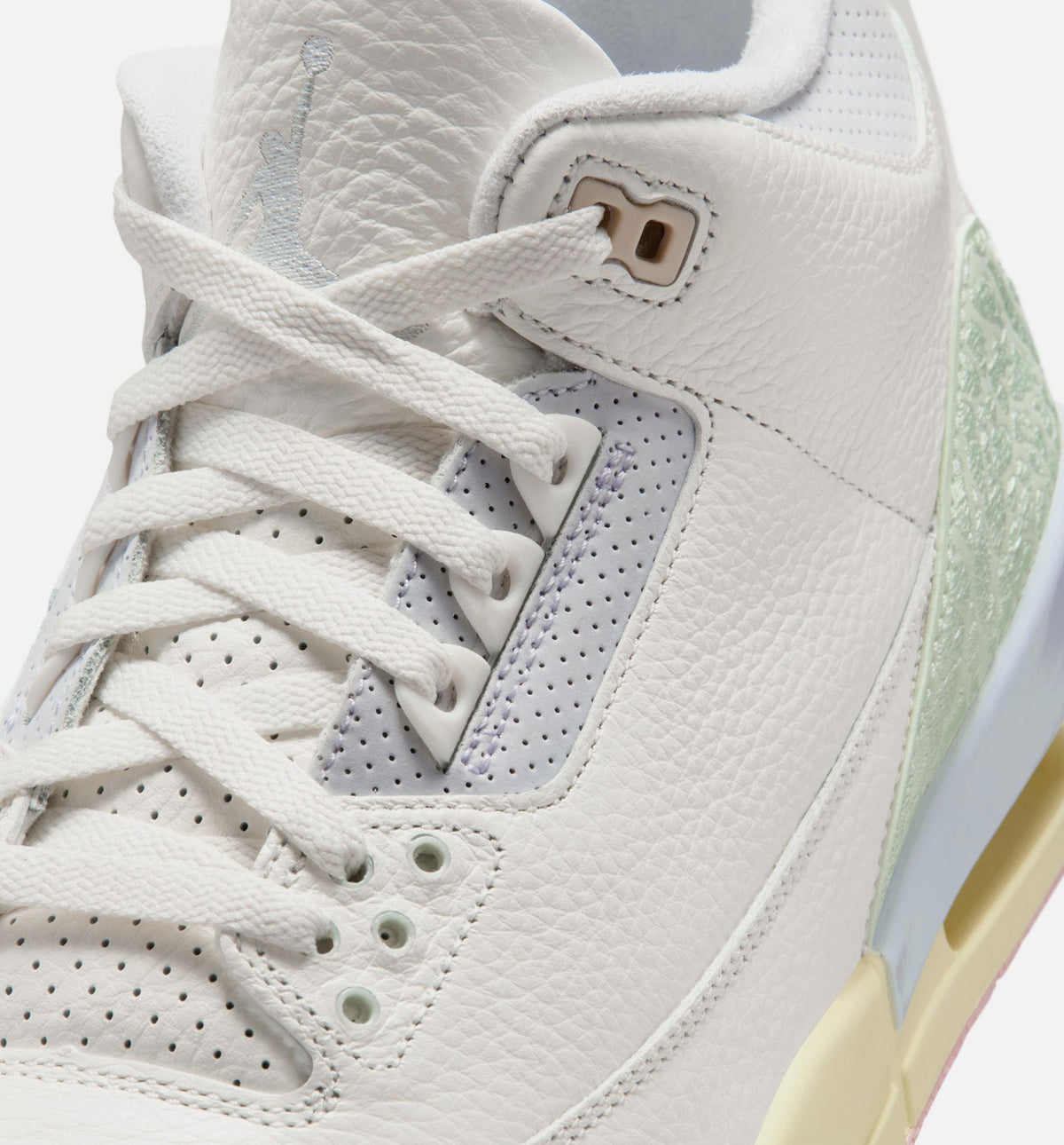 Air Jordan 3 Retro Sail & Jade Aura – Men's Lifestyle Sneaker (Sail / Jade Aura / Aura / Iced Carmine)