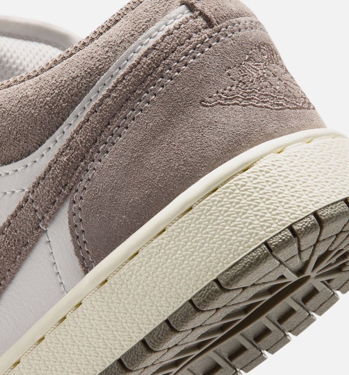 Air Jordan 1 Low – Grade School Lifestyle Sneaker (Olive Grey)