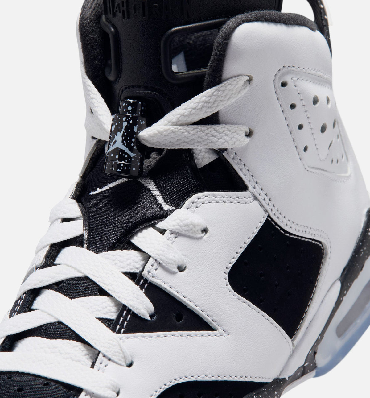 Air Jordan 6 Retro Black and White – Grade School Lifestyle Sneaker (Black / White)