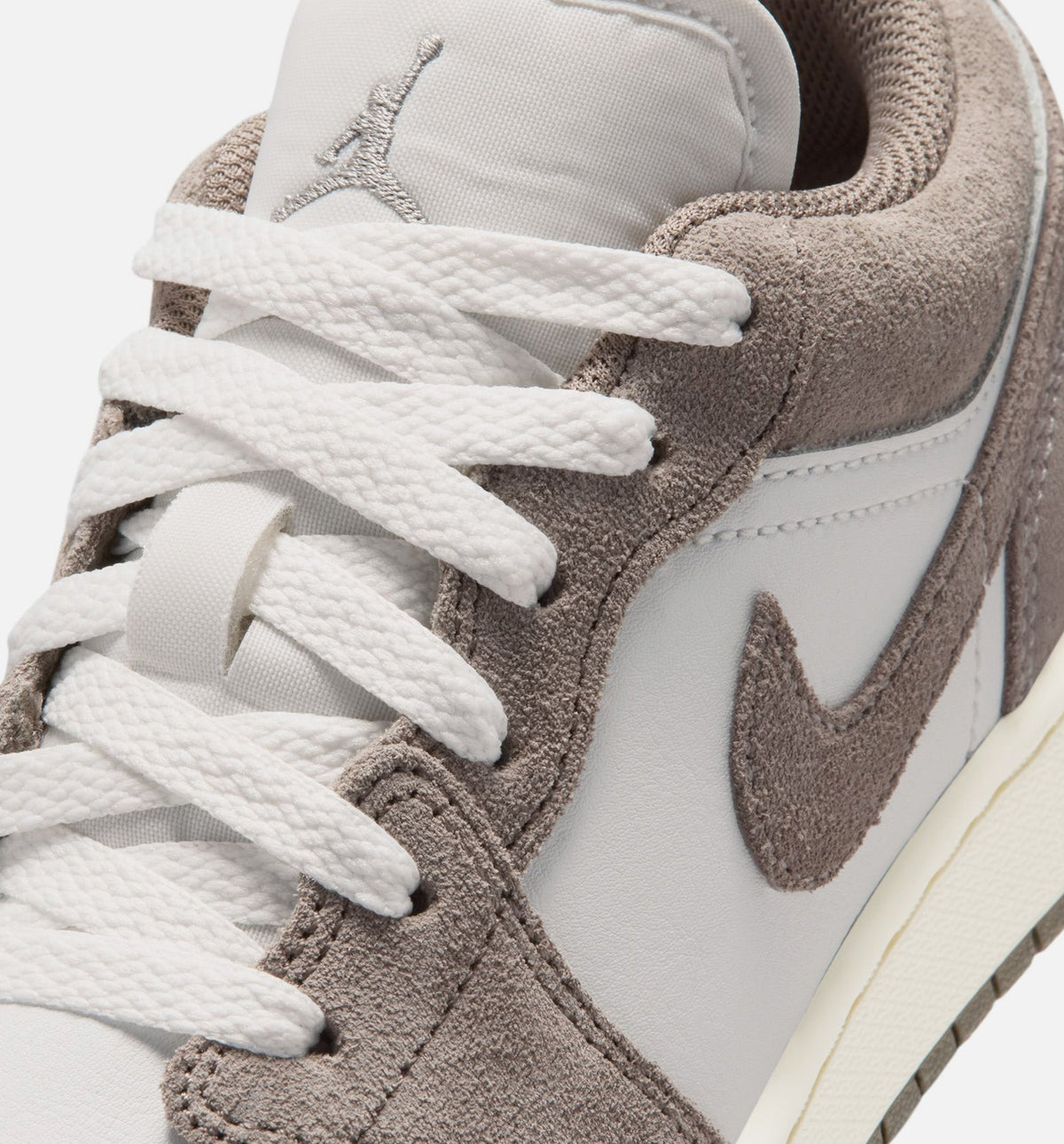 Air Jordan 1 Low – Grade School Lifestyle Sneaker (Olive Grey)
