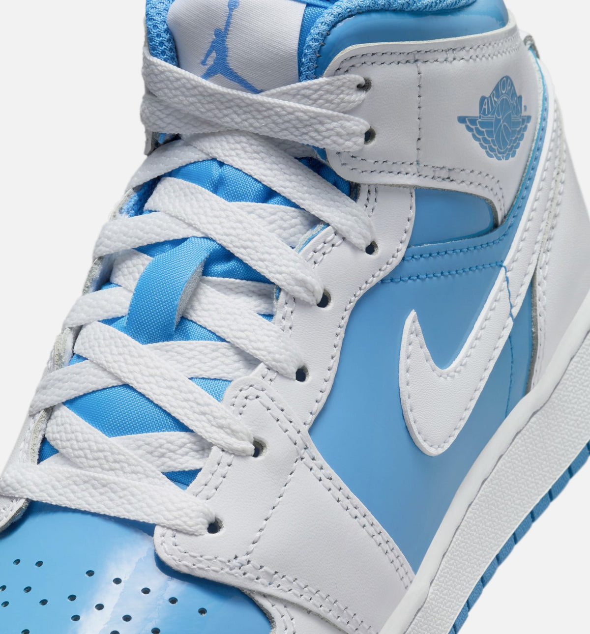 Air Jordan 1 Mid Legend Blue – Grade School Lifestyle Sneaker (White / Legend Blue)