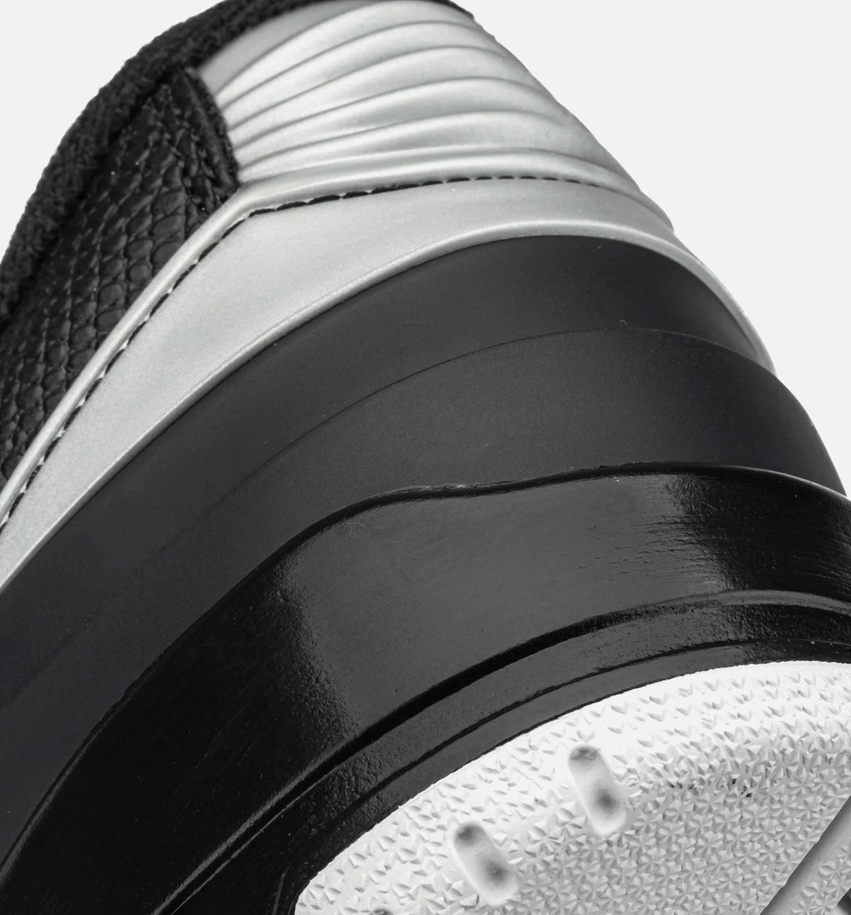 Air Jordan 23 – Men's Lifestyle Sneaker (Black / Metallic Silver)