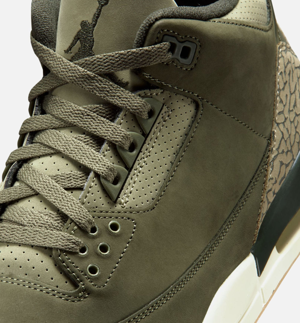 Air Jordan 3 Retro Medium Olive – Men's Lifestyle Sneaker (Medium Olive / Sequoia / Neutral Olive / Total Crimson)