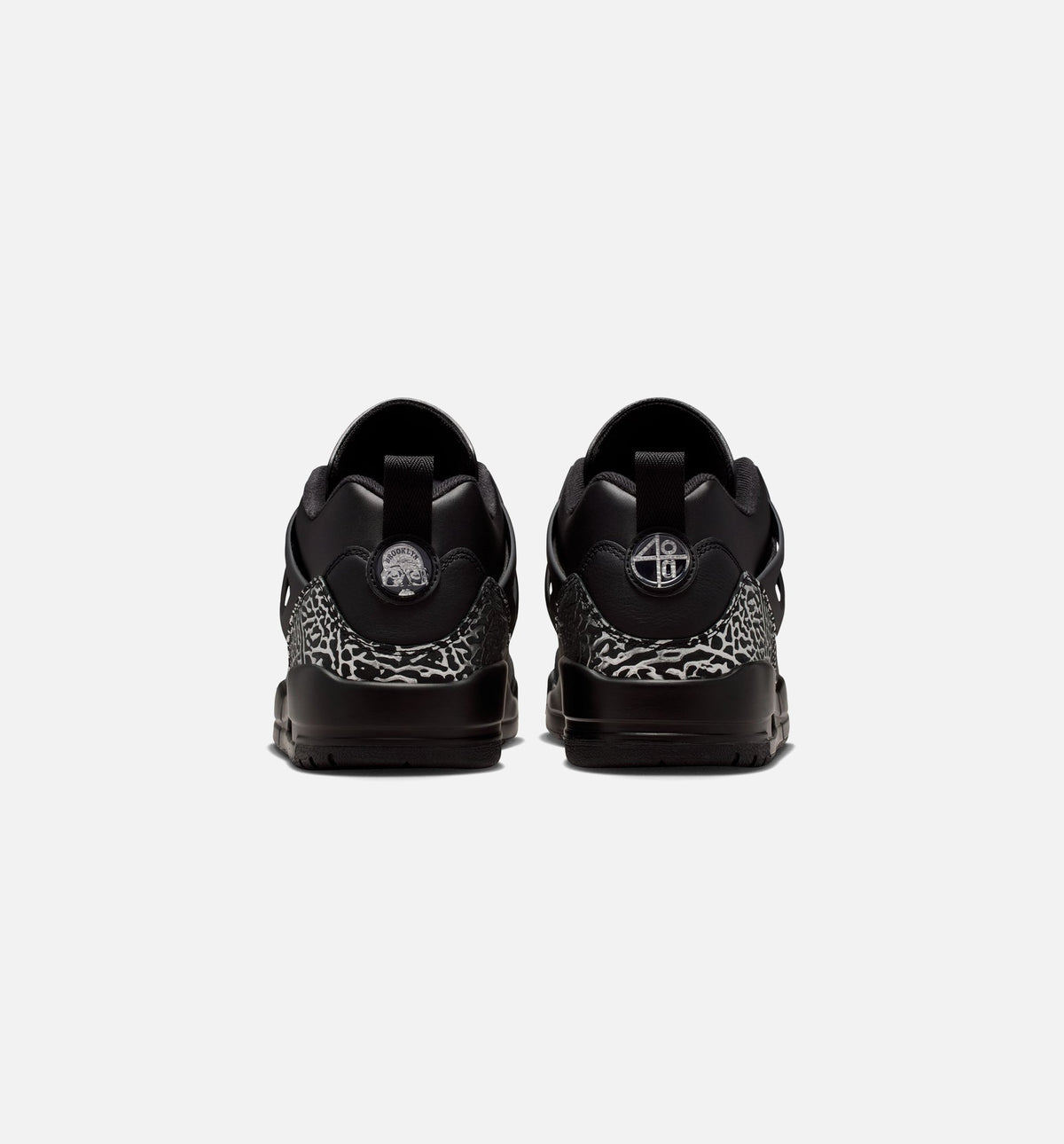 Spizike Low – Men's Basketball Shoe (Black / Black / Metallic Silver)