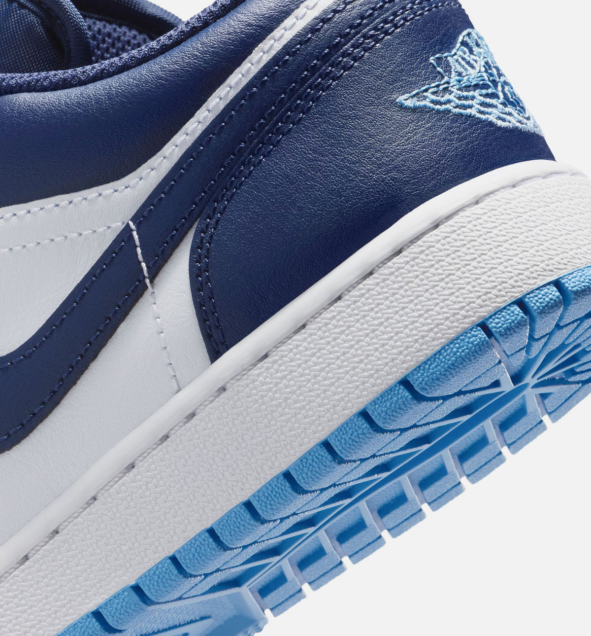 Air Jordan 1 Low – Grade School Lifestyle Sneaker (Midnight Navy)