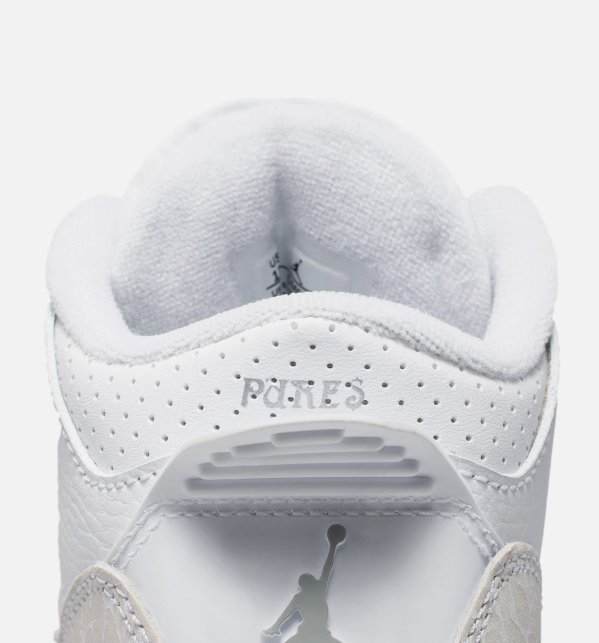 Air Jordan 3 Retro White & Silver – Preschool Lifestyle Sneaker (White / Metallic Silver)