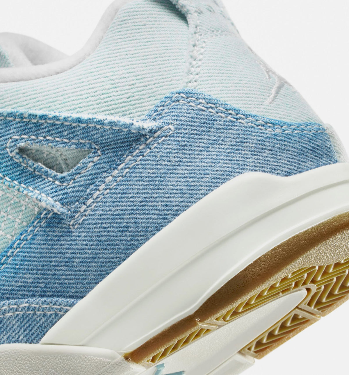 Air Jordan 4 Retro Worn Blue – Preschool Lifestyle Sneaker (Sail / Worn Blue / Metallic Gold)