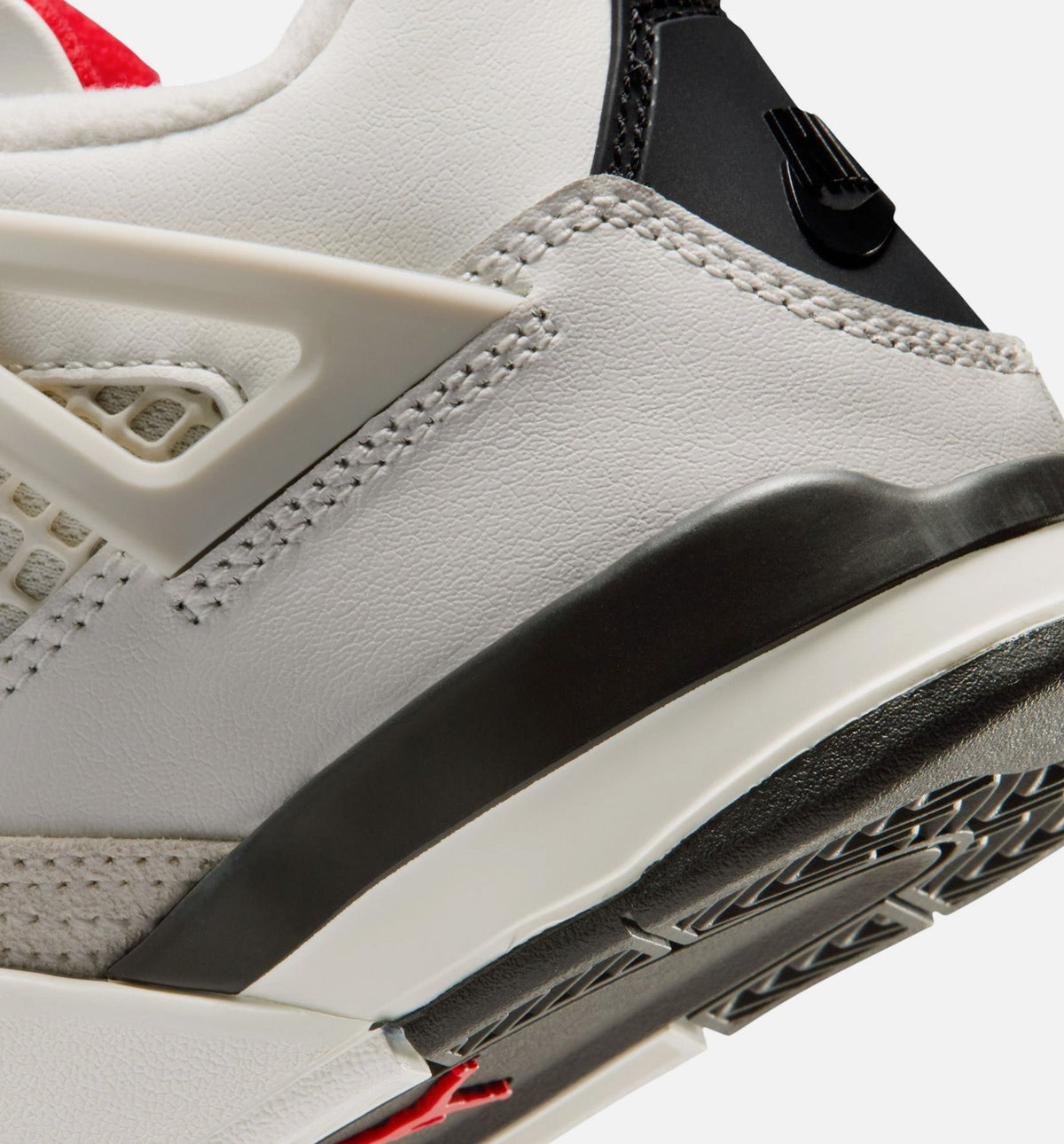 Air Jordan 4 Retro Flight Club – Preschool Lifestyle Sneaker (Sail / Black / University Red)