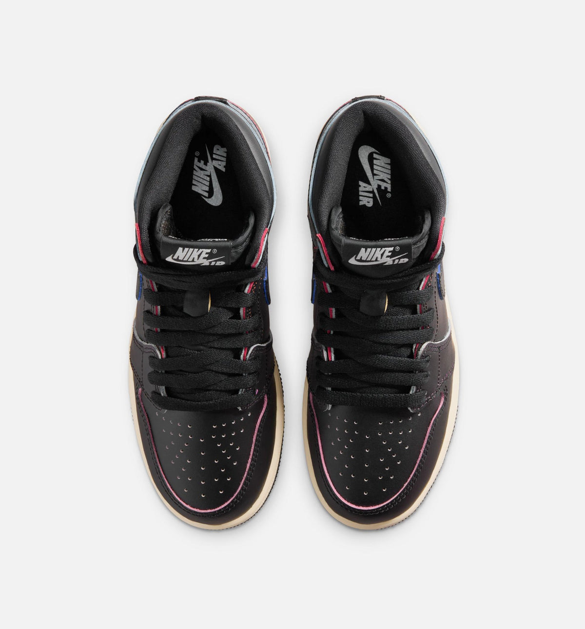 Air Jordan 1 Retro High OG – Grade School Lifestyle Sneaker (Black / Muslin)