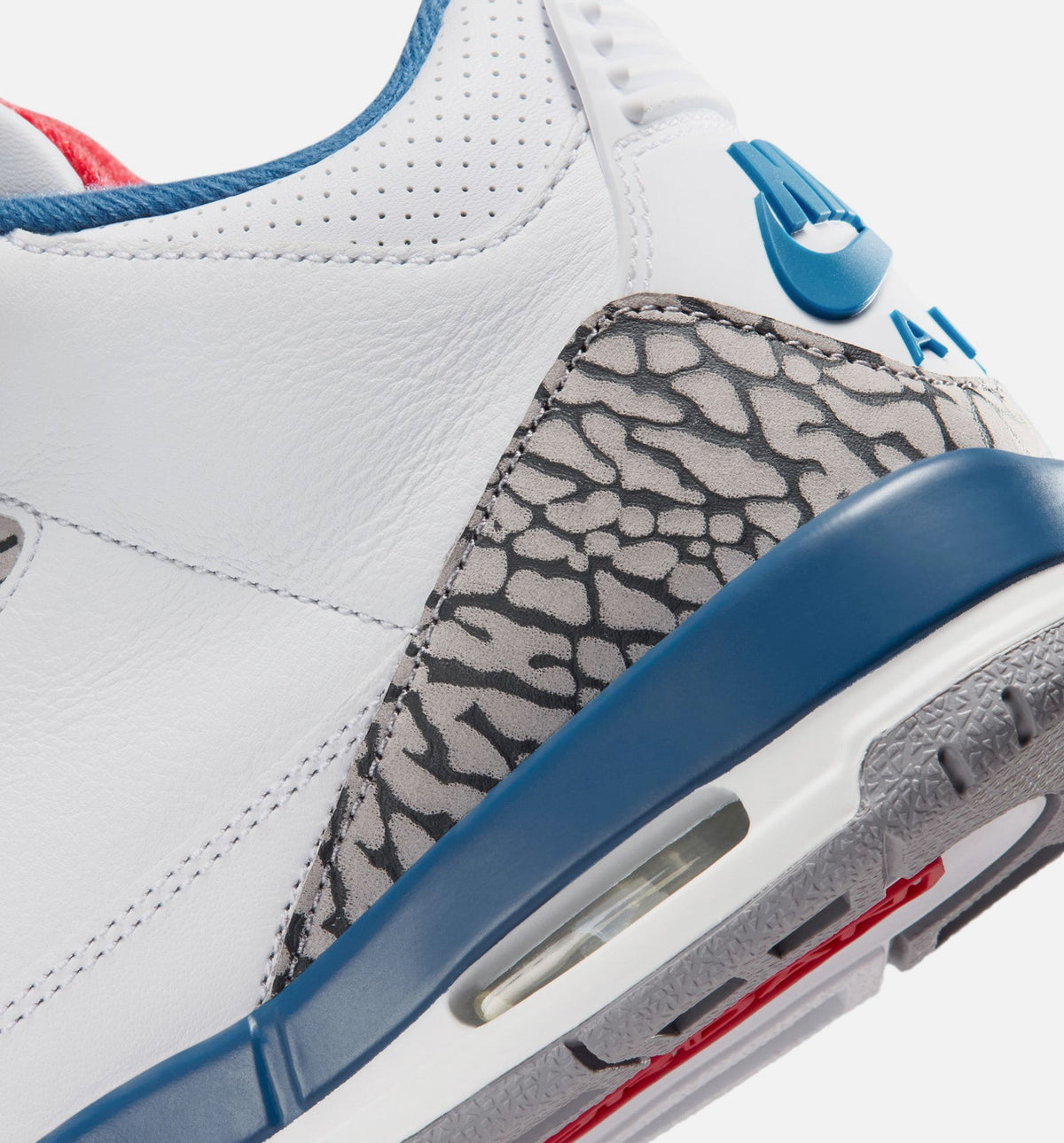 Air Jordan 3 Retro OG True Blue – Grade School Lifestyle Sneaker (White / Fire Red / True Blue)