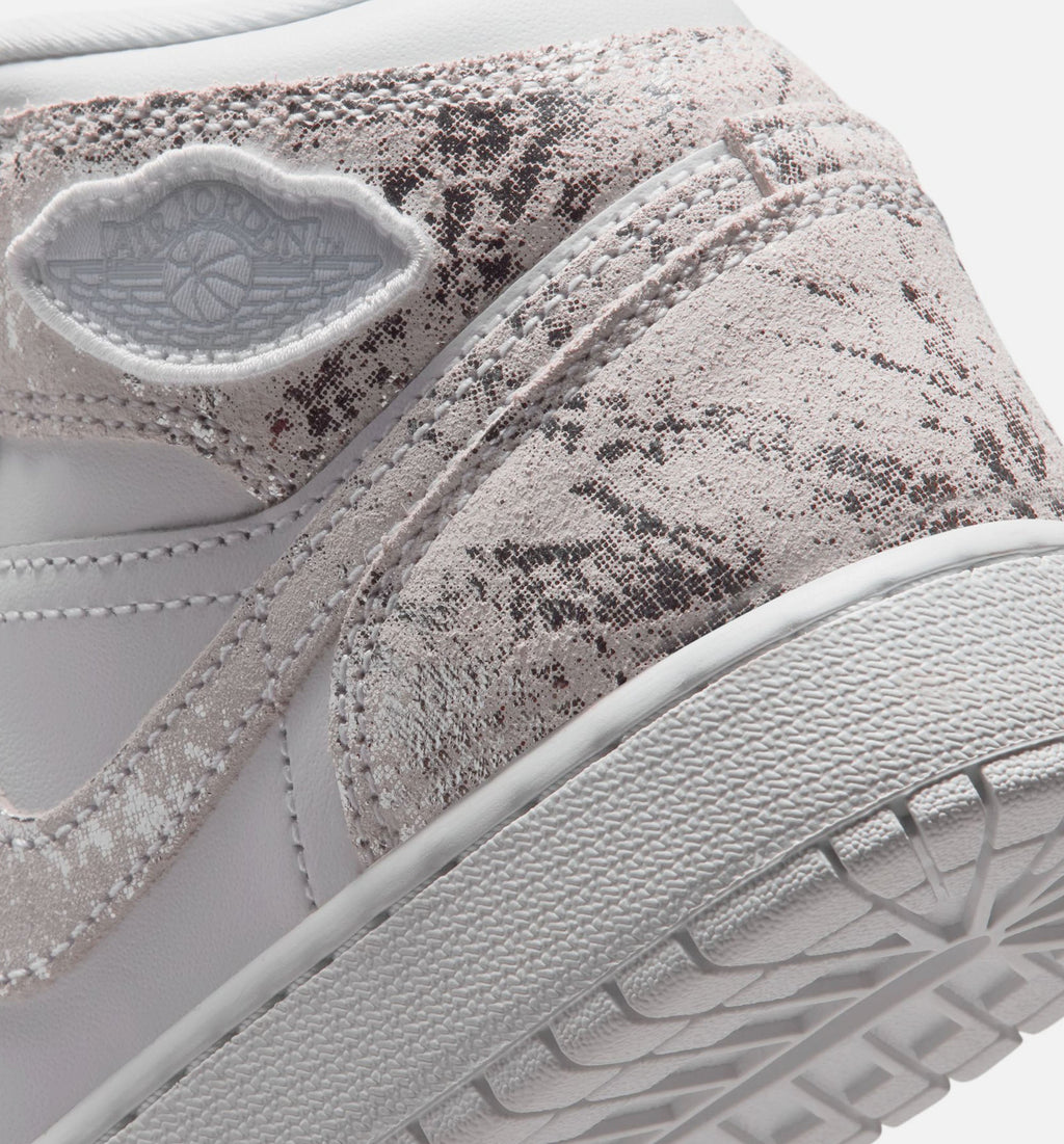 Air Jordan 1 Mid SE – Grade School Lifestyle Sneaker (White / Field Silver)