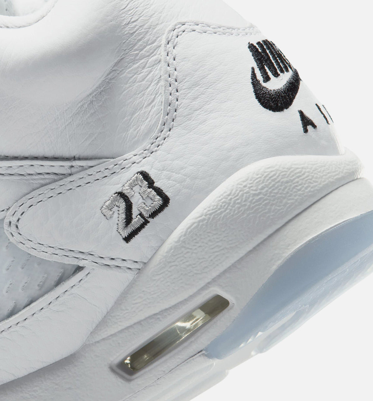 Air Jordan 5 Retro OG White Metallic – Grade School Lifestyle Sneaker (White / Black / Metallic Silver)