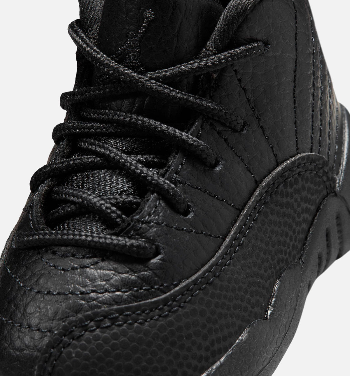 Air Jordan 12 Retro Bloodline – Infant & Toddler Lifestyle Sneaker (Black / Varsity Red)
