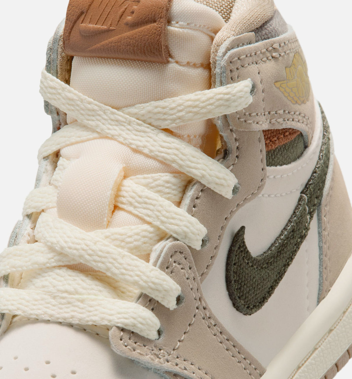 Air Jordan 1 Retro High OG – Infant & Toddler Lifestyle Sneaker (Khaki / Sail / Coconut Milk)